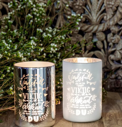 Bild av eleganta ljuslyktor med harmonisk bakgrund