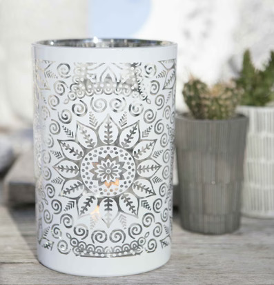 Bild av konstnärlig ljuslykta med marockanskt mönster