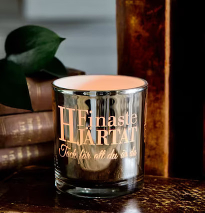 Finaste Hjärtat ljuslykta från Majas Cottage på träbord