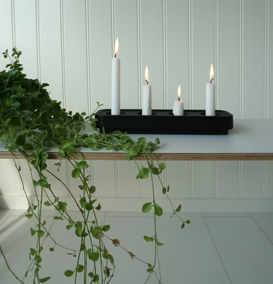 Bild av elegant ljusuppställning med ro och balans