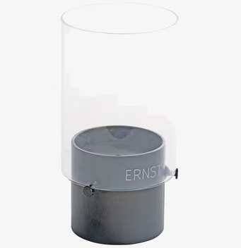 Foto av stilren lykta med glas och metall design